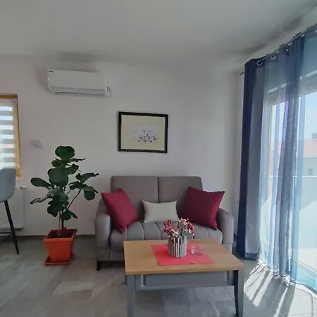 Lovely Sea View Krk - Comfort One Bedroom With Sea View 크르크
